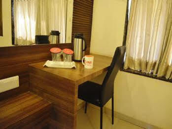 Oyo Rooms Railway Station Ankleshwar Exterior photo